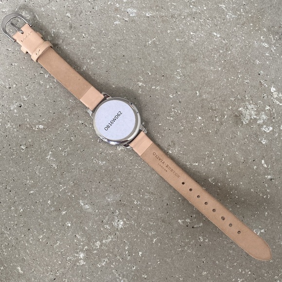 Olivia Burton 30mm - Picture 7 of 7